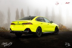 studio-ales-car-wrap-polep-aut-polepaut-bmw-5-fluo-polep-krytex-keramika-oracal-7510-yellow-5