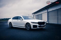 studio-ales-car-wrap-polep-aut-celopolep-polepaut-bmw-7-white-peal-snow-avery-dechrom-9-scaled