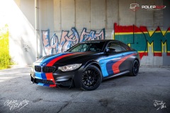 studio-ales-car-wrap-polep-aut-polepaut-design-bmw-m4-satin-black-m-stipe-pruhy_resize