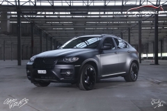studio-ales-car-wrap-polep-aut-design-x6-black-matt-white-matt-celopolep