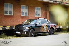 studio-ales-car-wrap-polep-aut-celopolep-polepaut-dodgeram-westerndesign-american-flag-3-scaled