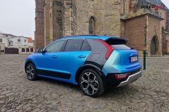 studio-ales-car-wrap-polep-aut-celopolep-polepaut-kia-niro-oracal-green-blue-folie-na-auto