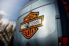 studio-ales-car-wrap-polep-aut-polepaut-mercedes-sprinter-avery-satin-metallic-graphite-harley-hd-7_resize