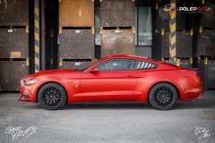 studio-ales-car-wrap-polep-aut-celopolep-polepaut-mustang-3m-red-smoldering-satin-ford-carbon