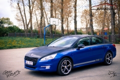 car-wrap-design-studio-ales-polep-aut-Peugeot-508-gt-Arlon-daytona-blue-and-brushed-black