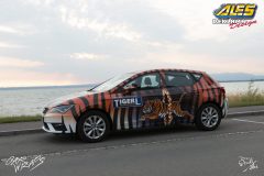 studio-ales-car-wrap-polep-aut-design-seat-leon-celopolep-autoskola-fahrschule-tiger-2-scaled