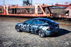studio-ales-car-wrap-polep-aut-celopolep-polepaut-tesla-model-3-folie-na-auto-camouflage-3M-3-scaled