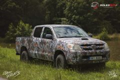 studio-ales-car-wrap-polep-aut-celopolep-polepaut-folie-na-auto-hilux-camouflage-kamuflaz-scaled
