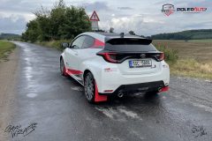 studio-ales-car-wrap-polep-aut-celopolep-polepaut-toyota-yaris-pruhy-na-auto-custom-design-2-scaled