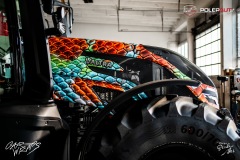 studio-ales-car-wrap-polep-aut-polepaut-traktor-valtra-design-special-mmproduction-chameleon